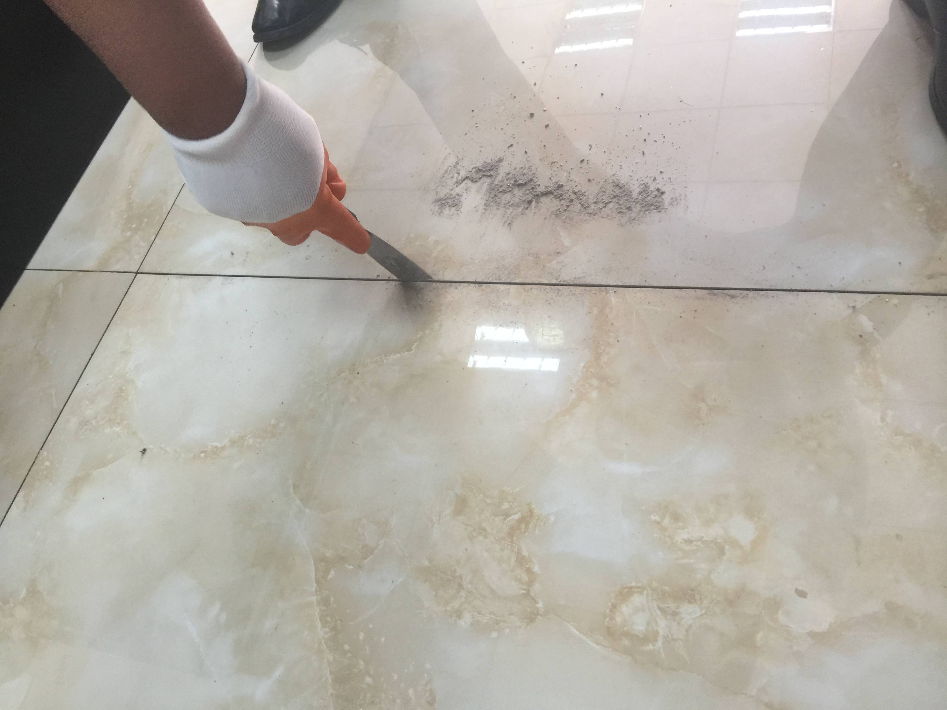 瓷砖地砖空鼓补救方法图片(地砖空鼓怎么办?瓷砖空鼓补救方法)