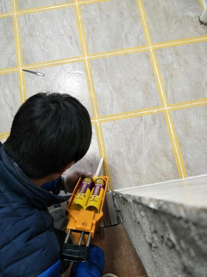 专业铺瓷砖工人(找铺瓷砖工人上哪个网找)